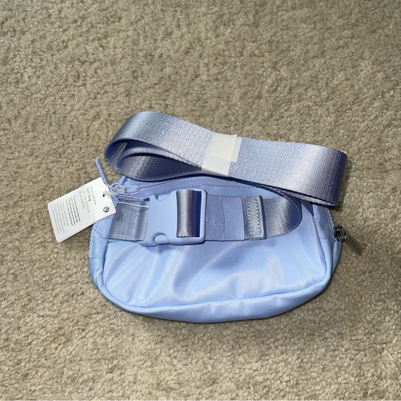 Lululemon Everywhere Belt Bag Pastel Blue - Picture 3 of 4